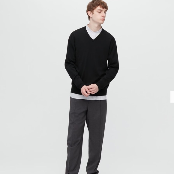 SOLD NWT Unisex Uniqlo Merino Grey Sweater - Picture 2 of 4